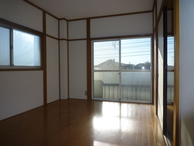 Living and room. Per day is a good Western-style