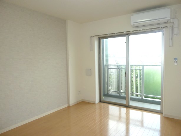 Living and room. Bright and airy 7.5 Pledge Western-style rooms facing the southwest balcony