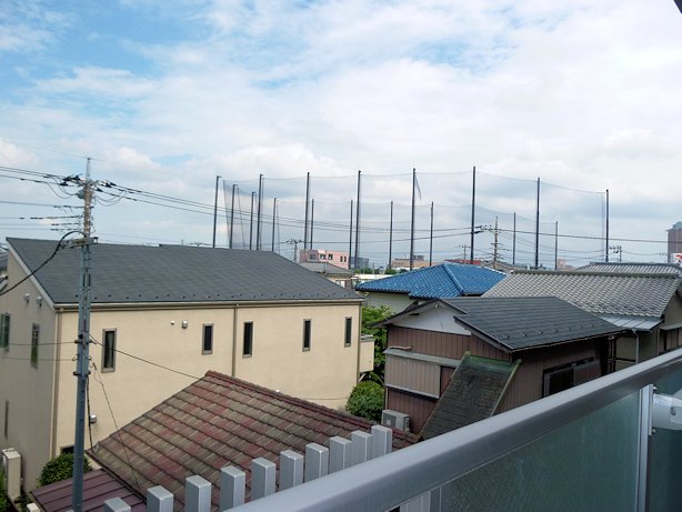 View. Golf practice field you will see the Saitama New Urban Center KATAKURA