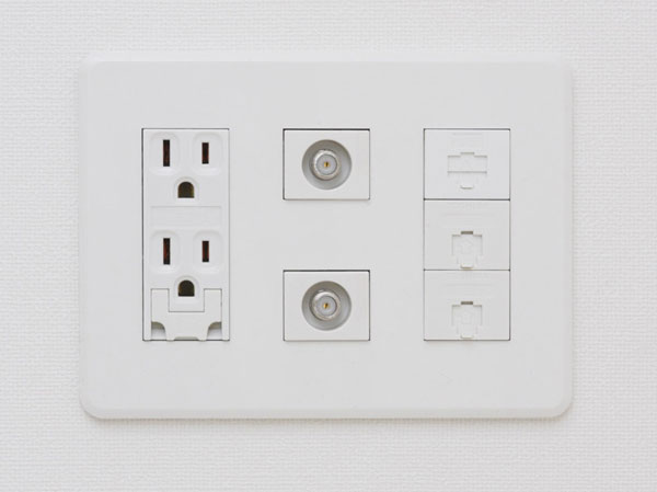 Building structure.  [Multi-media outlet] BS ・ CS110 ° broadcasting, Installing a cable TV-enabled multi-media outlet to all the living room. You can enjoy feel free to the Internet and television in all of the living room. (Same specifications)