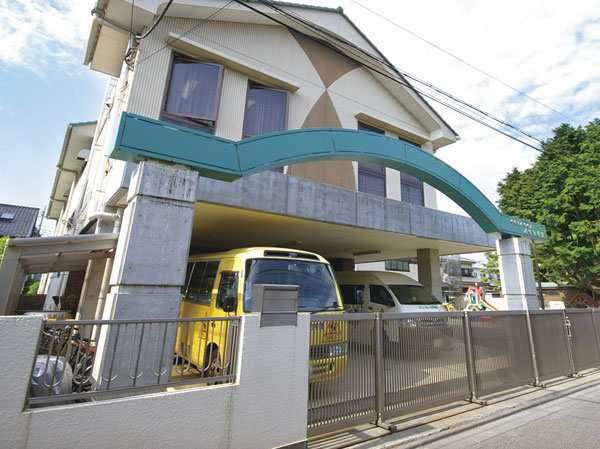 Surrounding environment. UraraAi kindergarten (8-minute walk, About 580m)