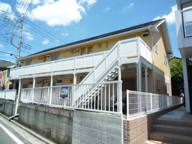 Building appearance. It is a quiet residential area