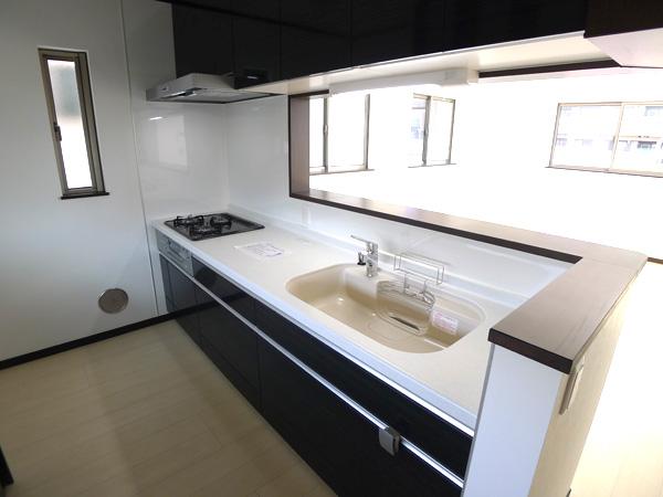 Kitchen. Produce a warm time face-to-face kitchen of your family Indoor (June 2013) Shooting 1 Building