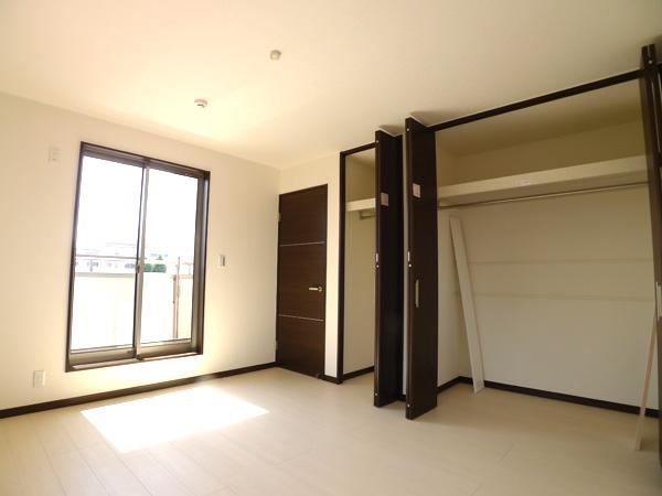 Non-living room. Indoor (June 2013) Shooting 1 Building