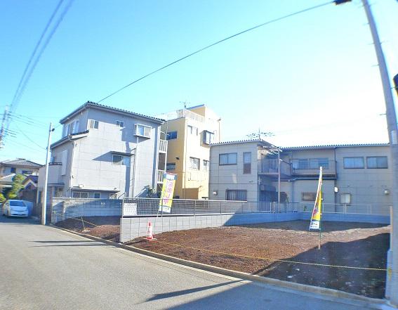 Local land photo. ・ Local (2014 January shooting) ・ 2 minute walk to the bus stop! ・ Within walking distance Omiya Station!