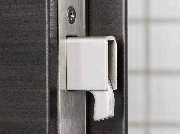 Security.  [Double lock and dead lock with sickle ・ Crime prevention thumb turn] Adopt an incorrect answer tablets difficult to "dead lock with a sickle" and "crime prevention thumb-turn" in the entrance door. Further double lock will improve safety. (Dead lock with sickle / Same specifications)