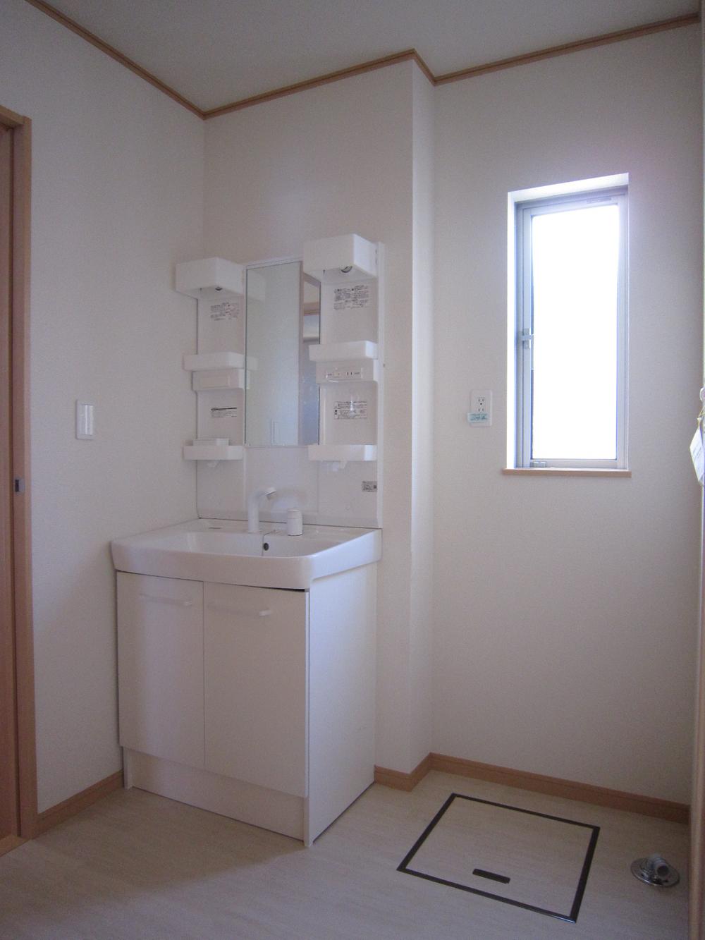 Wash basin, toilet. Local (September 2013) Shooting