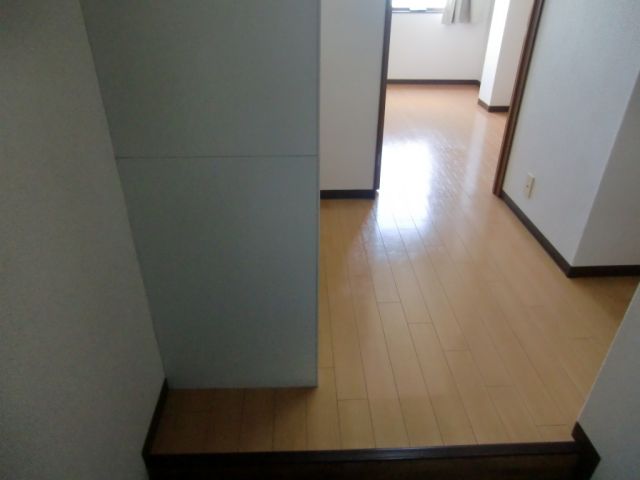 Living and room. Widely a clean feeling unit bus