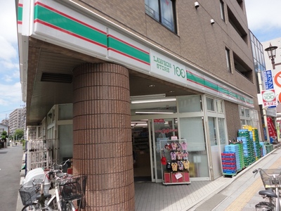 Convenience store. STORE100 (convenience store) to 200m