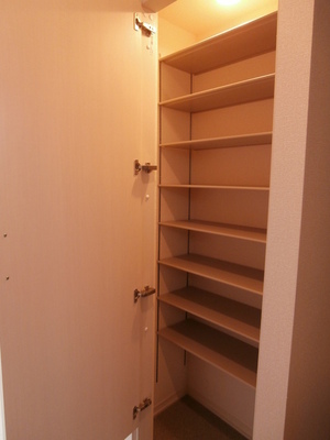 Entrance.  ☆ Shoe box ☆