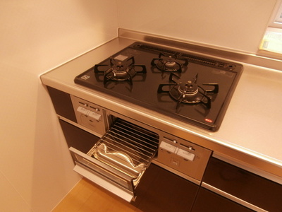 Kitchen.  ☆ 3-neck with stove grill ☆