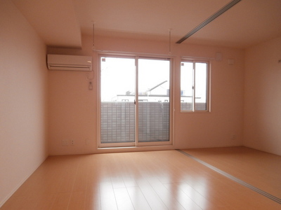 Living and room.  ☆ Face-to-face kitchen ☆