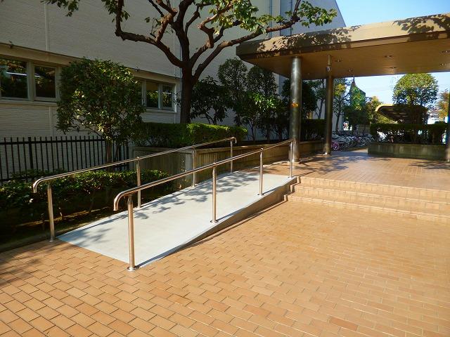 Other. Entrance before the slope