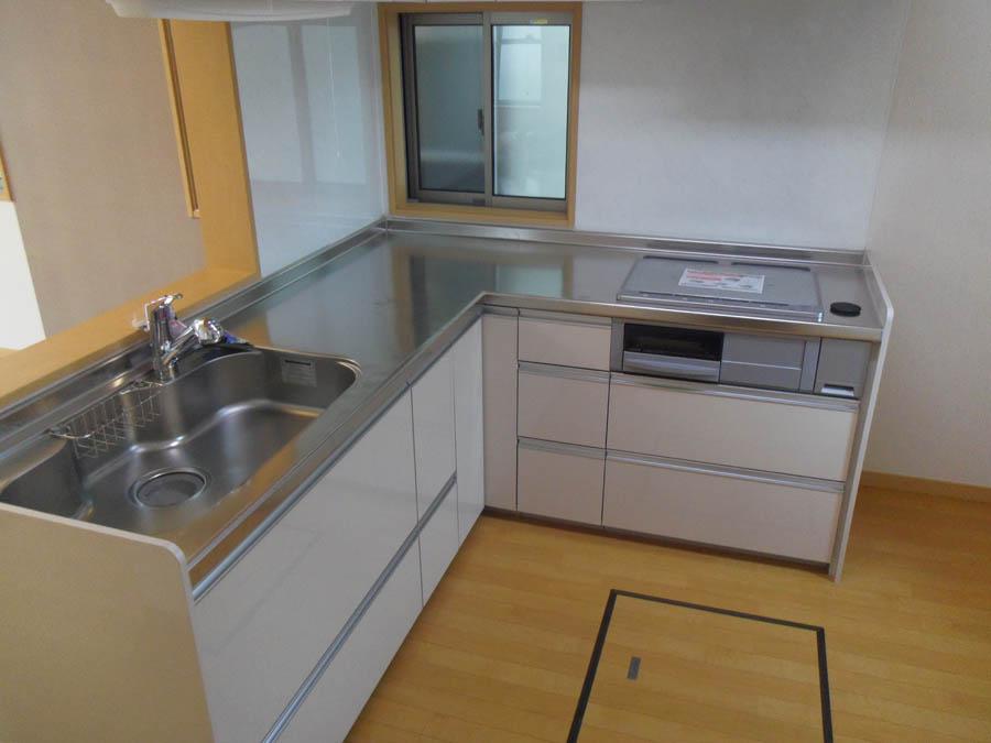Kitchen. Was building completed. Such as the actual image from per yang, We have to wait all the time so you can see directly. 