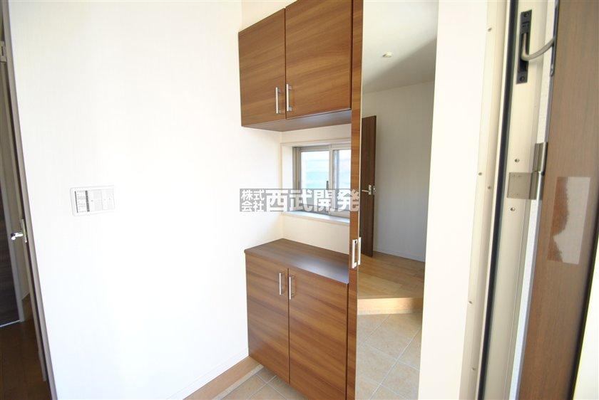 Other introspection. A Building Entrance hall