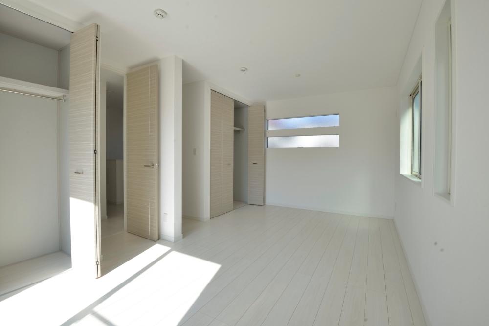 Non-living room. 2 Kaiyoshitsu Possible partition in accordance with the change of lifestyle. Also with storage space. (12 Building)