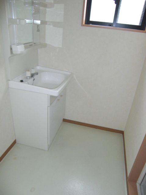 Washroom. Bright ventilation is good there is a window in the dressing room.