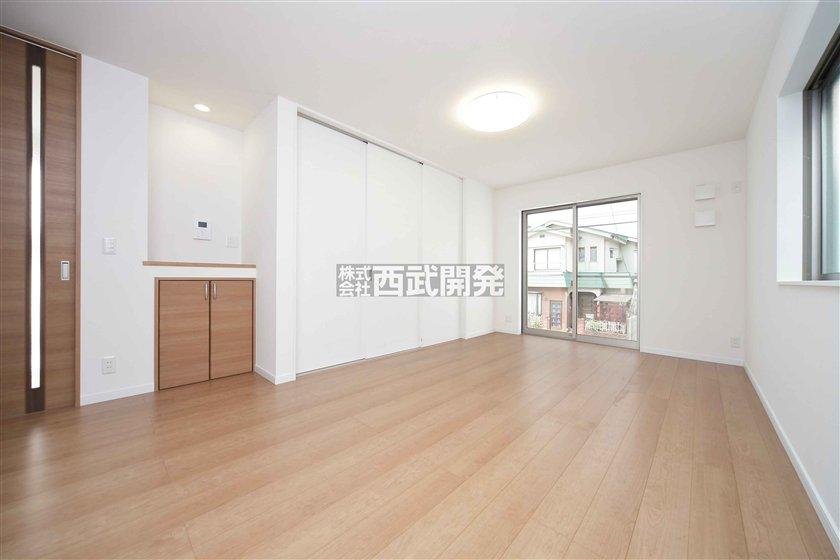 Living. Living (June 2013) Shooting