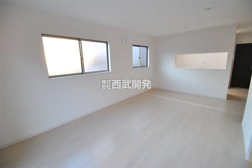 Living. 1 Building Living (November 2013) Shooting