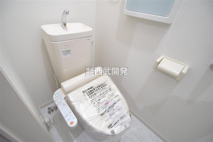 Toilet. 1 Building toilet (November 2013) Shooting