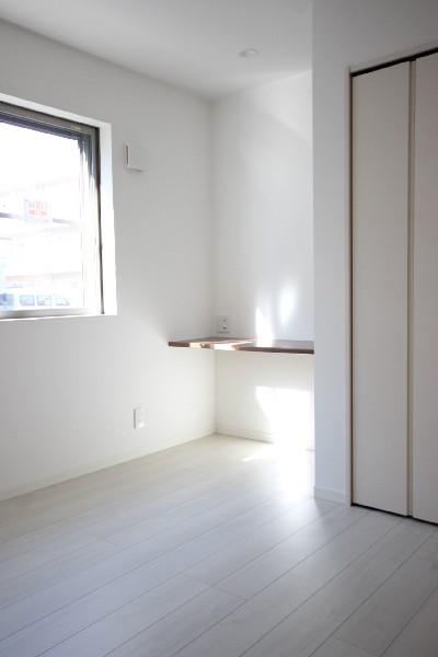 Non-living room. Introspection of natural atmosphere. 