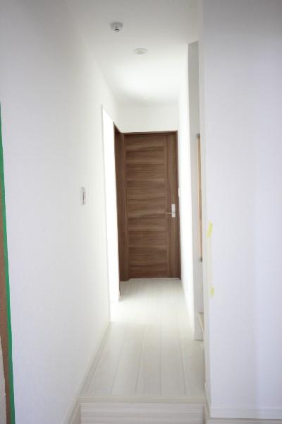 Entrance. Bright entrance hall of the start of the light will celebrate the family