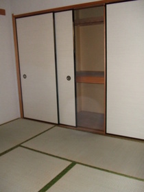 Living and room. 6 Pledge of Japanese-style room