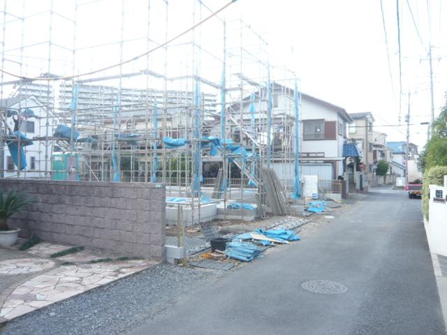 Local photos, including front road. 10 / 18 shooting Quiet streets