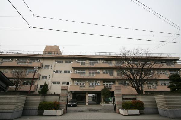 Junior high school. Doai 1020m until junior high school
