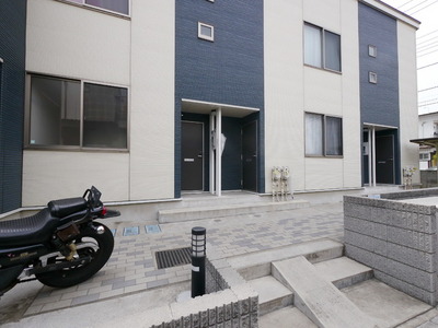 Entrance. Fashionable entrance