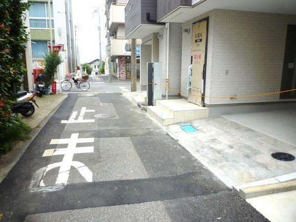 Local photos, including front road. Local (September 2013) Shooting