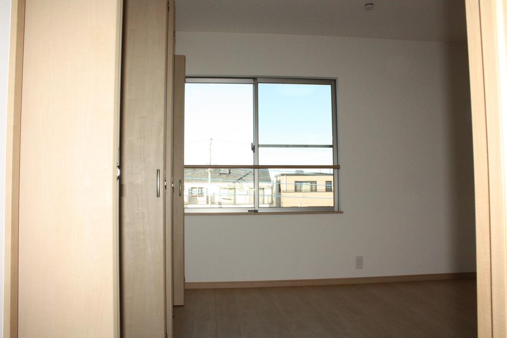 Non-living room. Indoor (12 May 2013) Shooting