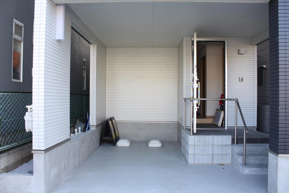 Parking lot. Local (12 May 2013) Shooting