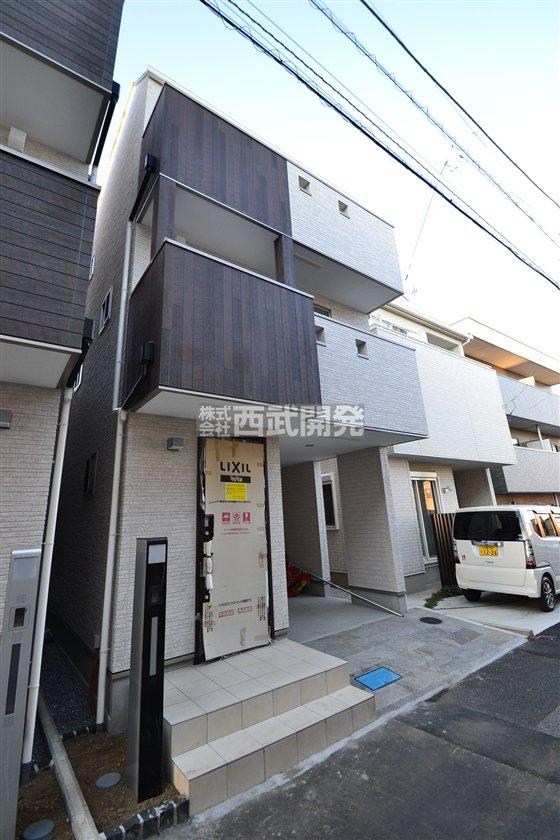 Local appearance photo. Local (12 May 2013) Shooting