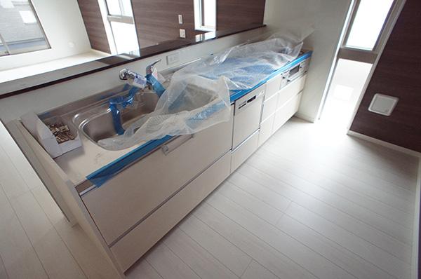 Kitchen. Indoor (10 May 2013) Shooting B Building