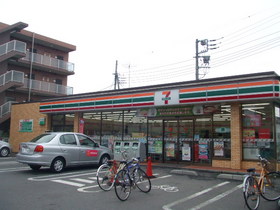Convenience store. Seven-Eleven (convenience store) to 400m