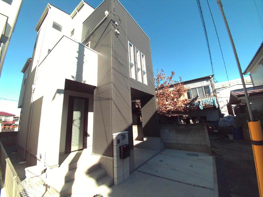 Local photos, including front road. Was building completed. Such as the actual image from per yang, We have to wait all the time so you can see directly.