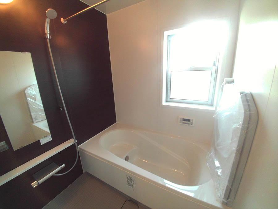 Bathroom. Was building completed. Such as the actual image from per yang, We have to wait all the time so you can see directly.