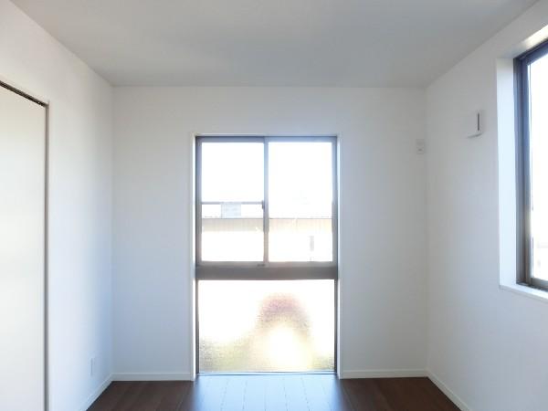 Non-living room. Per day is a good Western-style.