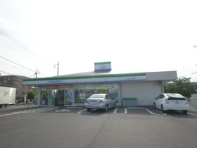 Convenience store. 250m to Family Mart (convenience store)