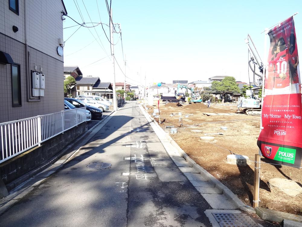 Local photos, including front road. Local (11 May 2013) Shooting