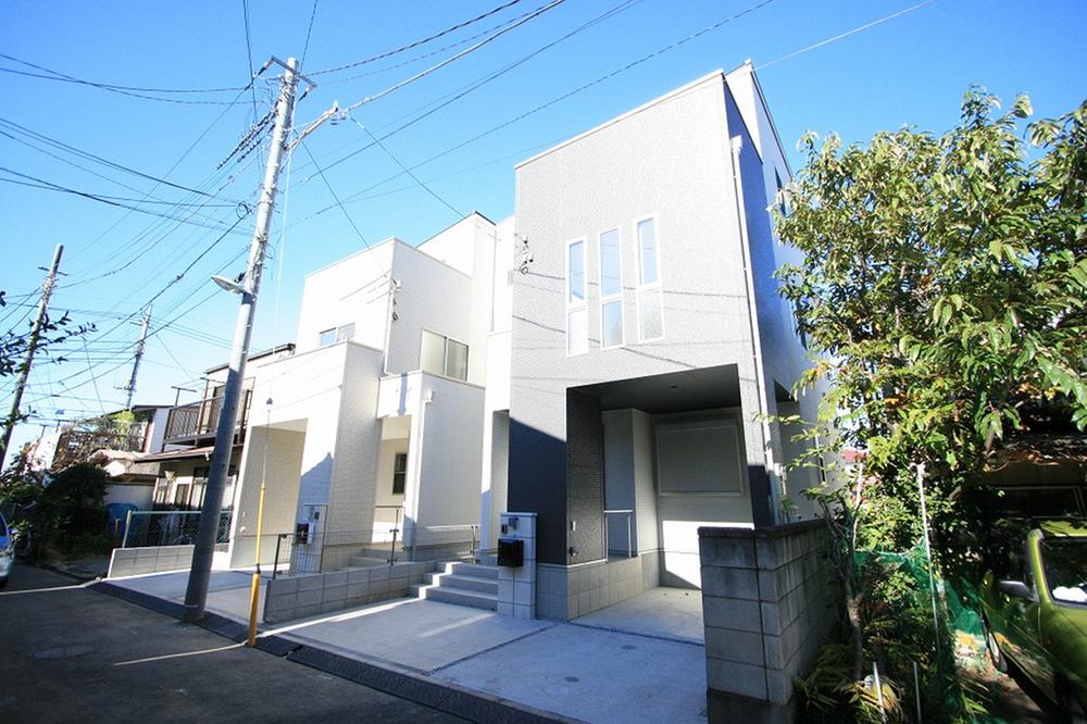 Local appearance photo. Local (11 May 2013) Shooting