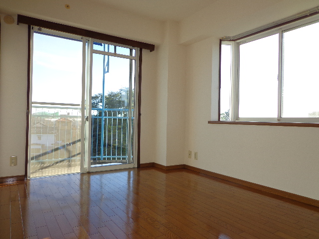 Other room space. ☆ Corner room ・ Good day with a bay window ☆