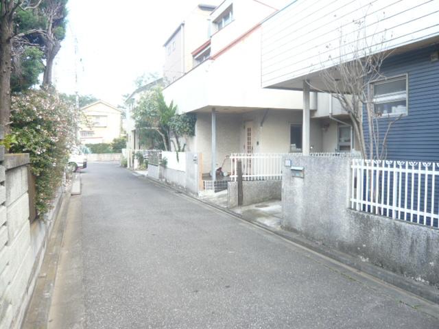 Local photos, including front road. 10 / 18 shooting