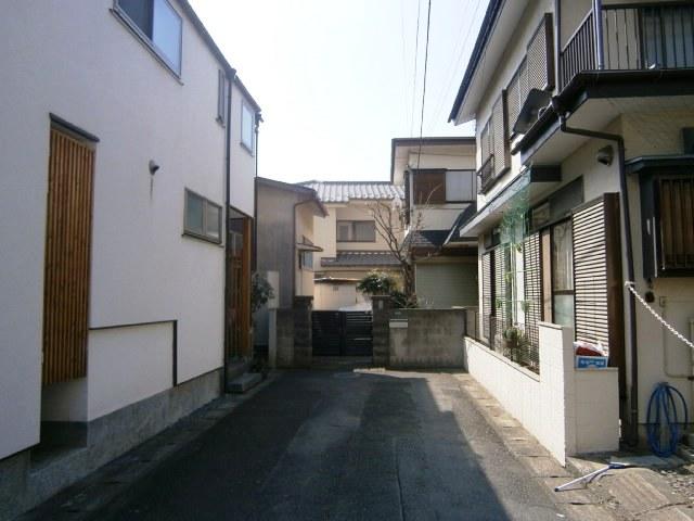 Local photos, including front road. Local (May 2013) Shooting