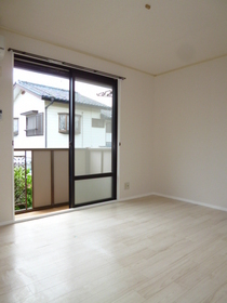 Living and room. Western-style 6 Pledge