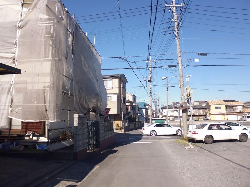 Local photos, including front road. Local (12 May 2013) Shooting