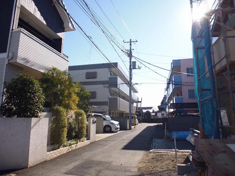 Local photos, including front road. Local (12 May 2013) Shooting