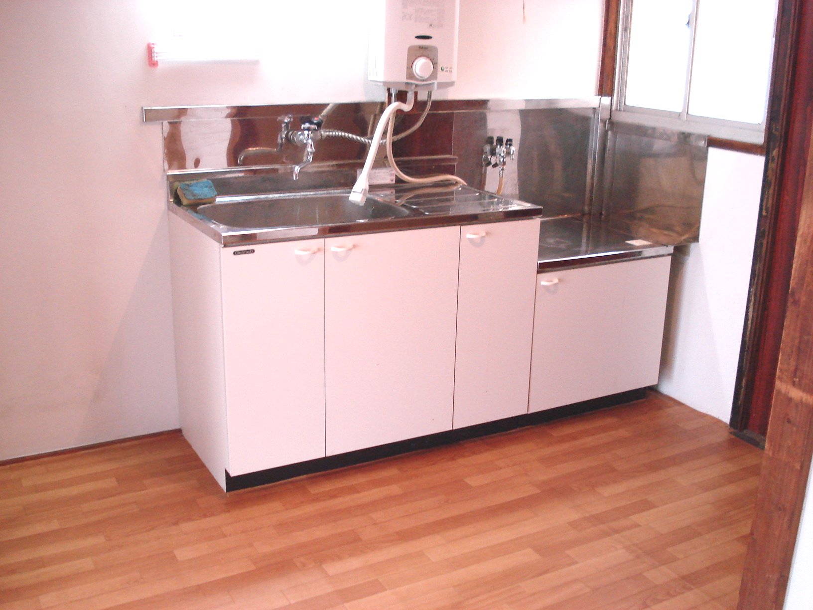 Kitchen. Gas stove correspondence