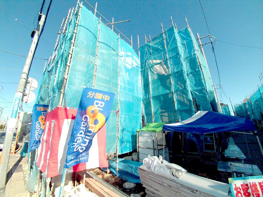 Local photos, including front road. 1 Building We offer the same use the finished model house of this property. Please feel free to contact us.